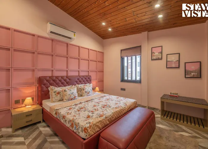 Stayvista At Palm Tree Breeze With Pool, Bonfire