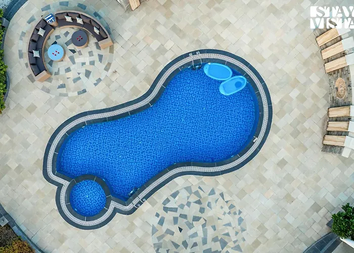 Stayvista At Vacanza Villa - Pool, Lawn & Theatre